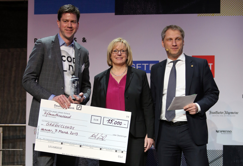 Rob Rijkhoek (Greenclouds) receives  CODE_n13 Award and 15,000€ prize money from Marika Lulay (GFT) and Frank Pörschmann (former CeBIT CEO)