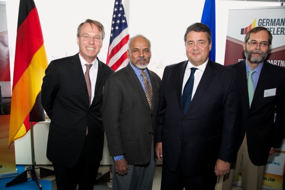 (L to R:) James Kollegger, CEO of German Accelerator New York, Sigmar Gabriel, Vice Chancellor of the Federal Republic of Germany, Katepalli R. Sreenivasan, President and Dean of Engineering at NYU, Dirk Kanngiesser, CEO of German Accelerator at the opening event of the German Accelerator New York Source: German Accelerator, Inc.